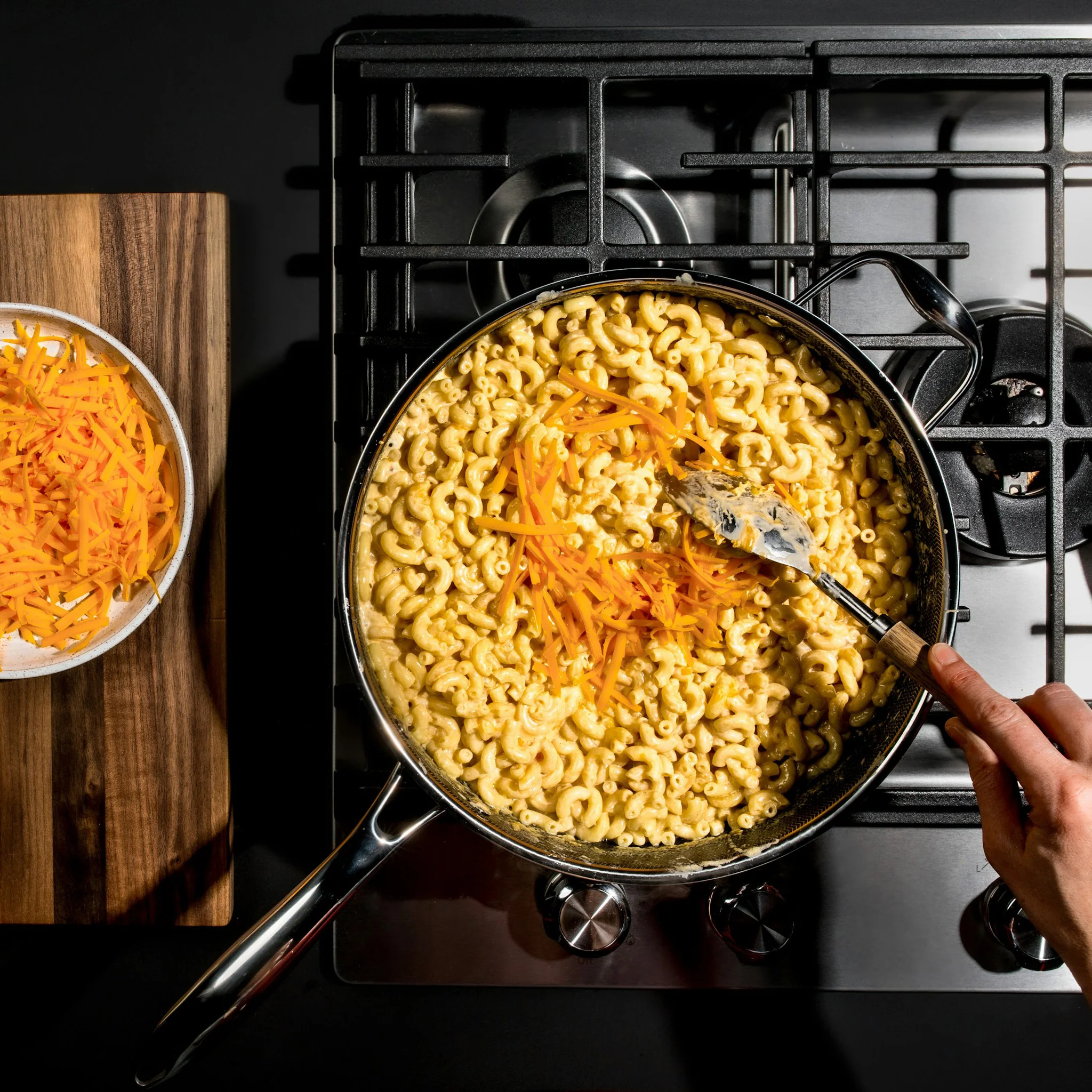 Hybrid Deep Sauté Pan with Lid, 4.5-Qt - Image 7