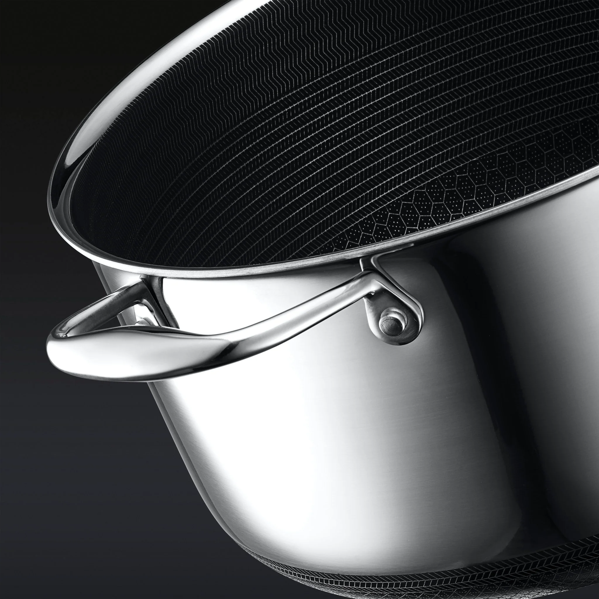 Hybrid Stock Pot With Lid, 8-Qt - Image 4